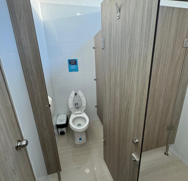 Inmobiliaria Issa Saieh Oficina Arriendo, Via 40, Barranquilla imagen 8