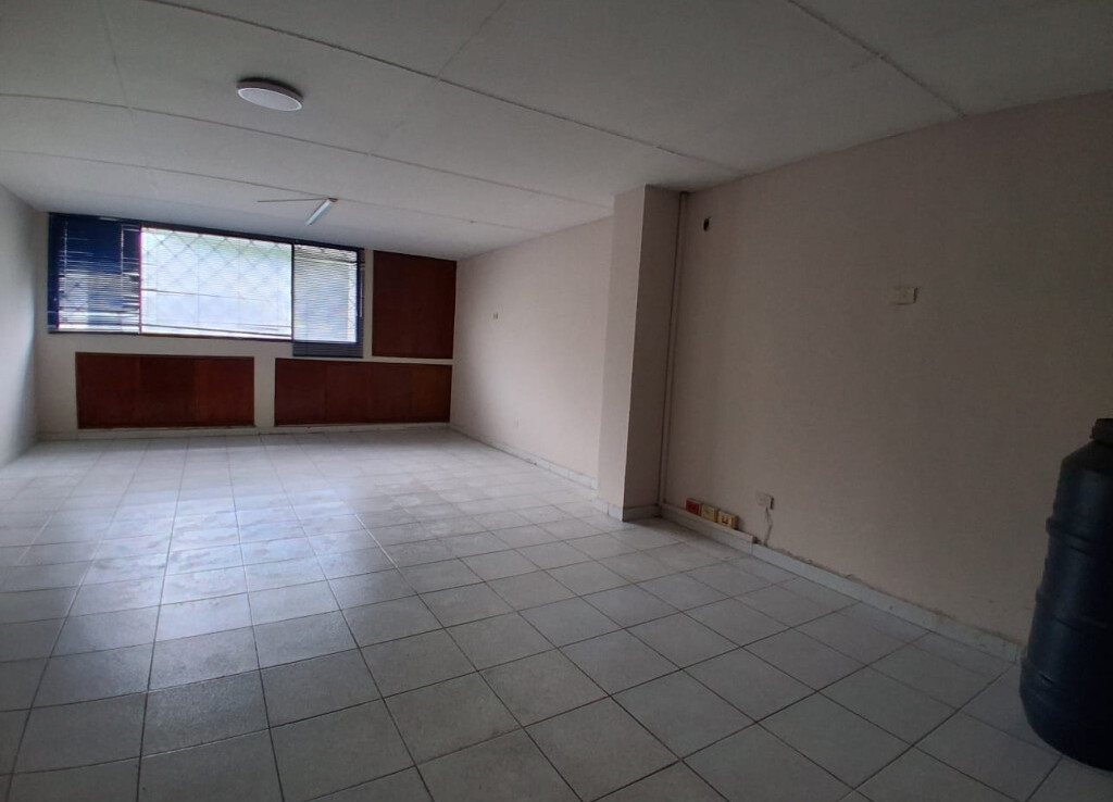 Inmobiliaria Issa Saieh Bodega Arriendo, Abajo, Barranquilla imagen 6