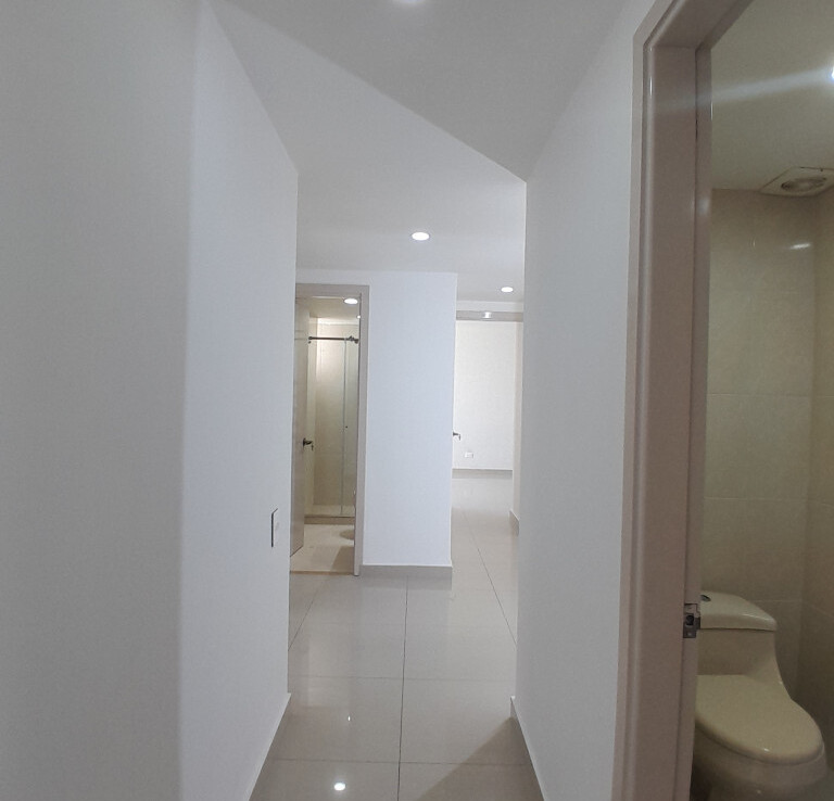 Inmobiliaria Issa Saieh Apartamento Arriendo/venta, Altos De Riomar, Barranquilla imagen 8